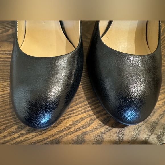 Nine West Black Leather Classic Heels - Size 8 - Picture 4 of 6